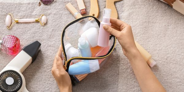L’été en pleine forme : votre trousse santé indispensable pour les vacances